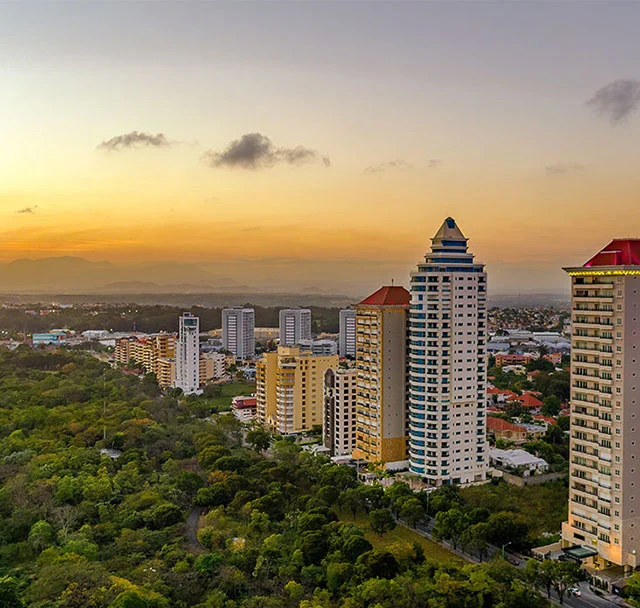 Disfruta de Santo Domingo, capital y corazón de República Dominicana.